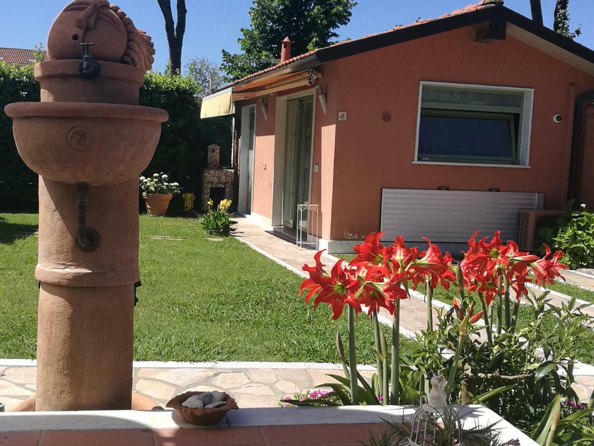 Bed and Breakfast Giusy Bed&Breakfast Marina Di Carrara Exterior foto